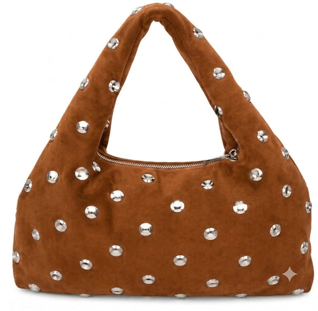 Borsa hobo nera con borchie oro in vera pelle